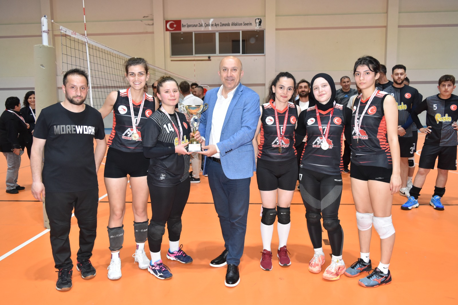 Voleybolun büyükleri belli oldu