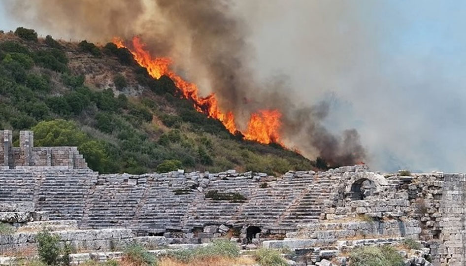 Antalya alev alev: Muratpaşa, Aksu ve Manavgat’ta eş zamanlı yangın!