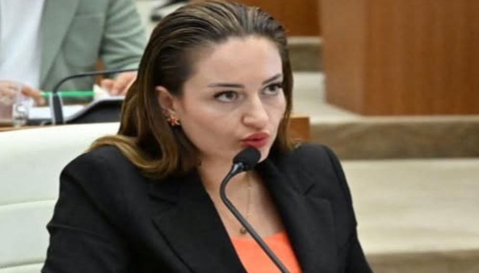 Muhittin Böcek’in yerine Büşra Özdemir geldi!