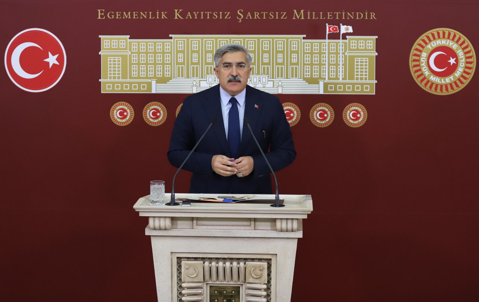 AK Parti’li Hüseyin Yayman’dan Özgür Özel’e sert tepki: Ne siyaset ne muhalefet