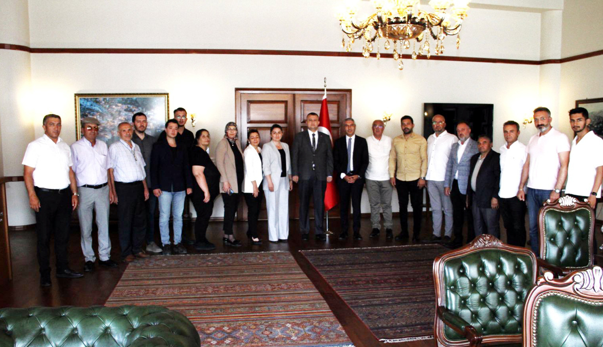 AK Parti Beypazarı İlçe Teşkilatından Kaymakam Ünal Coşkun’a ziyaret