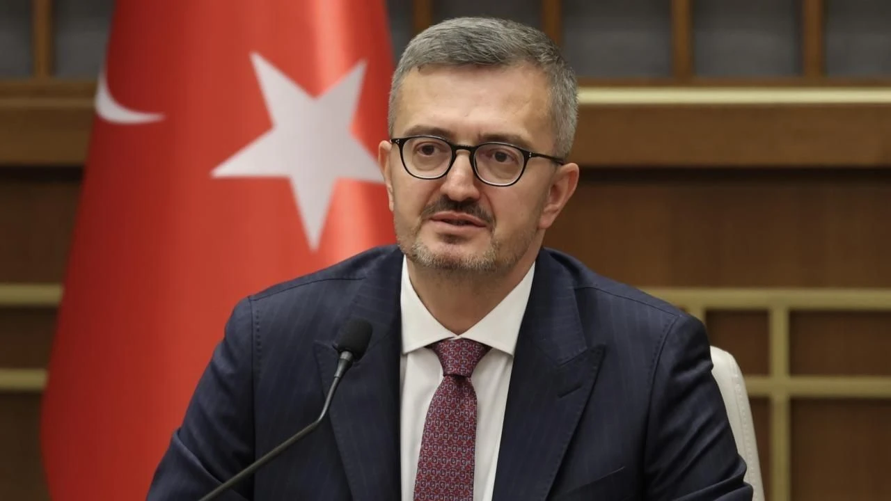 İletişim Başkanı Burhanettin Duran, Marmara Depremi’nde hayatını kaybedenleri andı