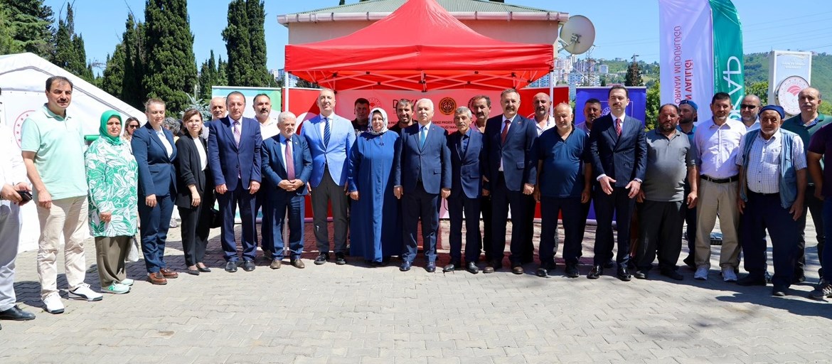 Koyunculuğa modern destek: Trabzon'da Makine-Ekipman Dağıtım Töreni gerçekleştirildi