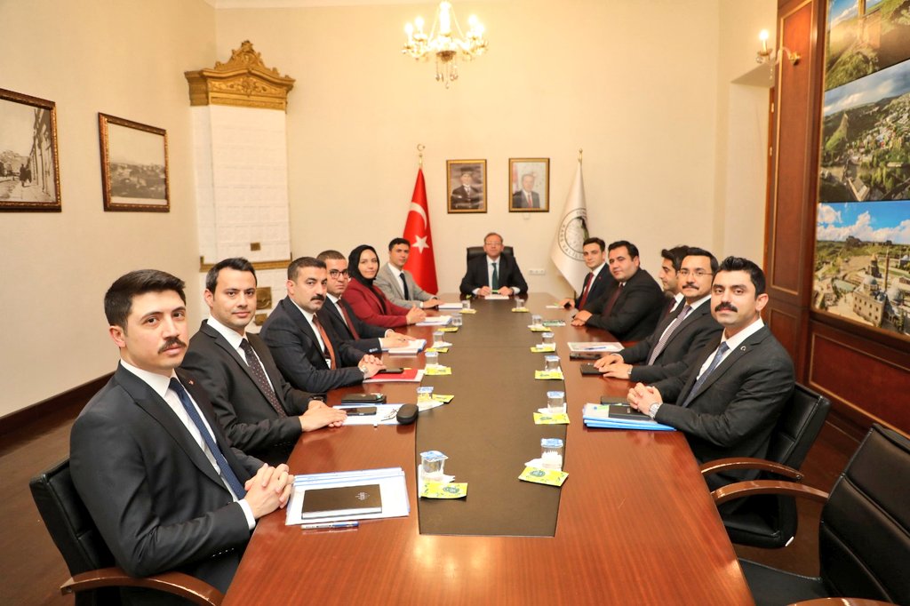 Kars’ta “Kaymakamlar Toplantısı” gerçekleştirildi, Vali Ziya Polat başkanlığında ilçe çalışmaları değerlendirildi