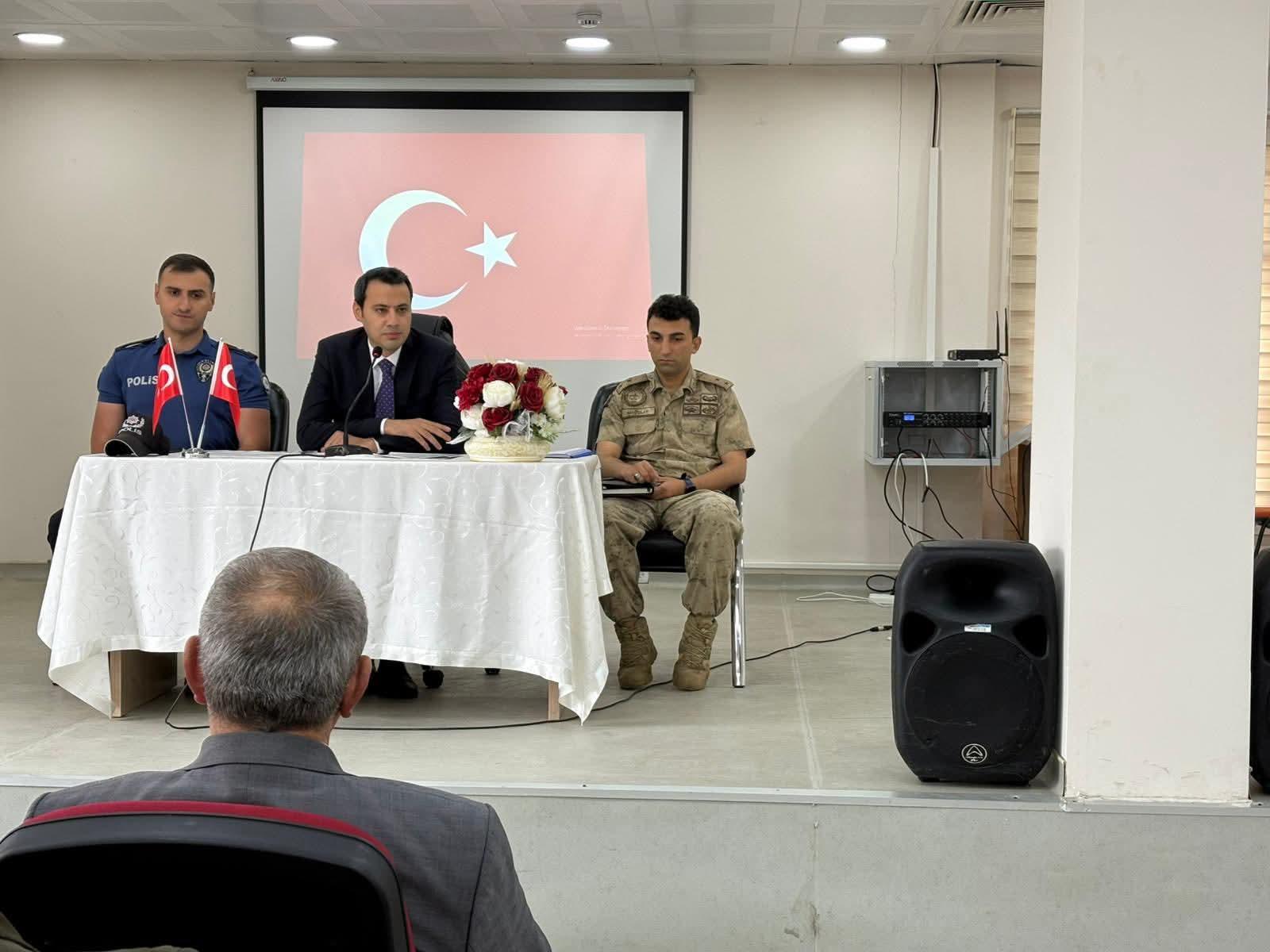 Kaymakam Mehmet Ali Semiz, Selim’de muhtarlarla tanışma toplantısı düzenledi