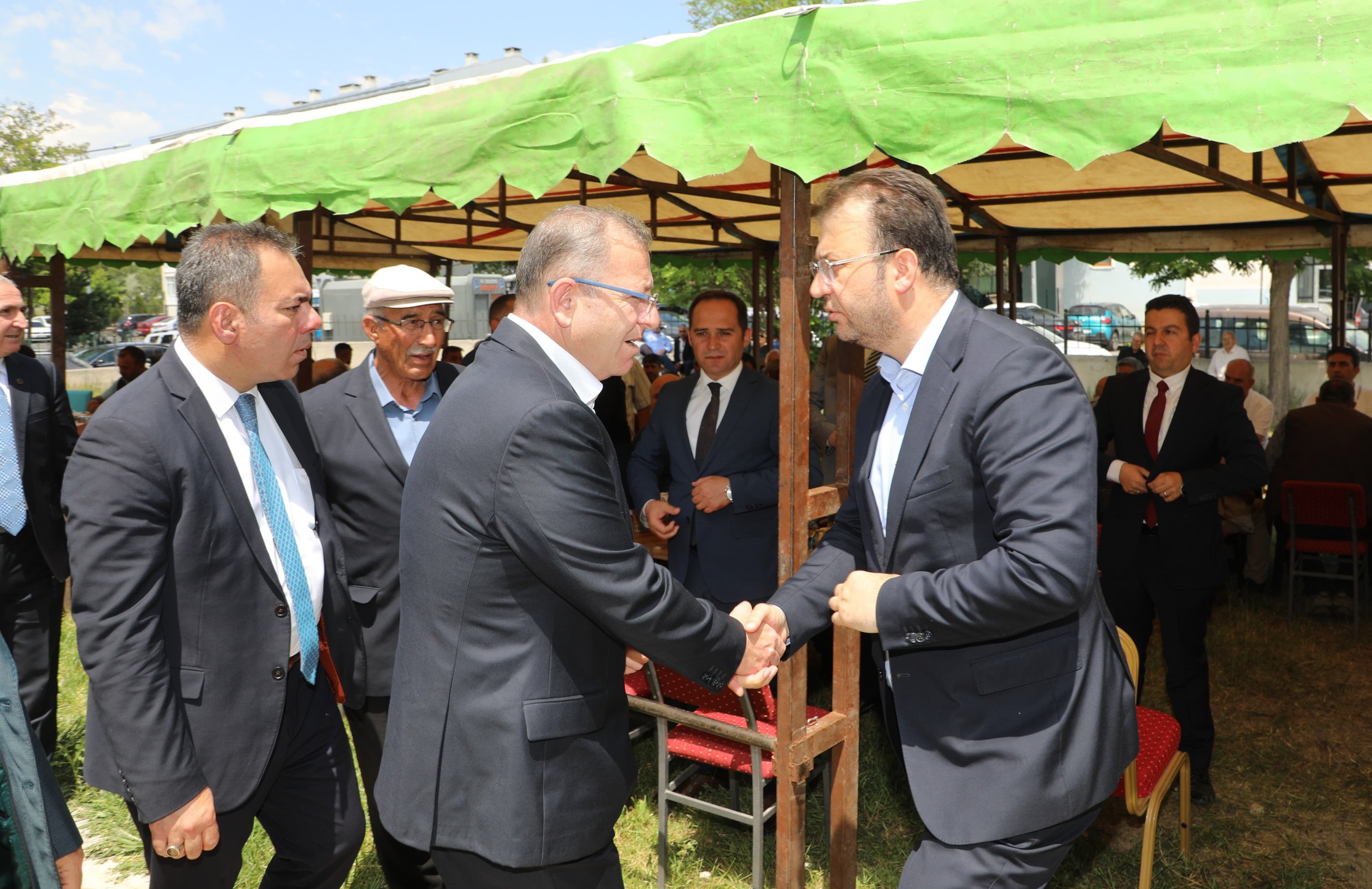 Vali Ziya Polat’tan Milletvekili İnan Akgün Alp’a taziye ziyareti