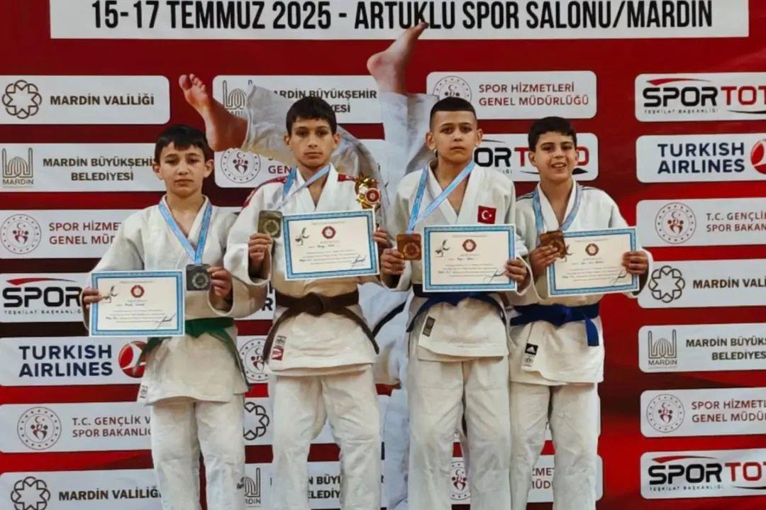 Kars, sporda yükselmeye devam ediyor! Türkiye ikinciliği Kars’a geldi