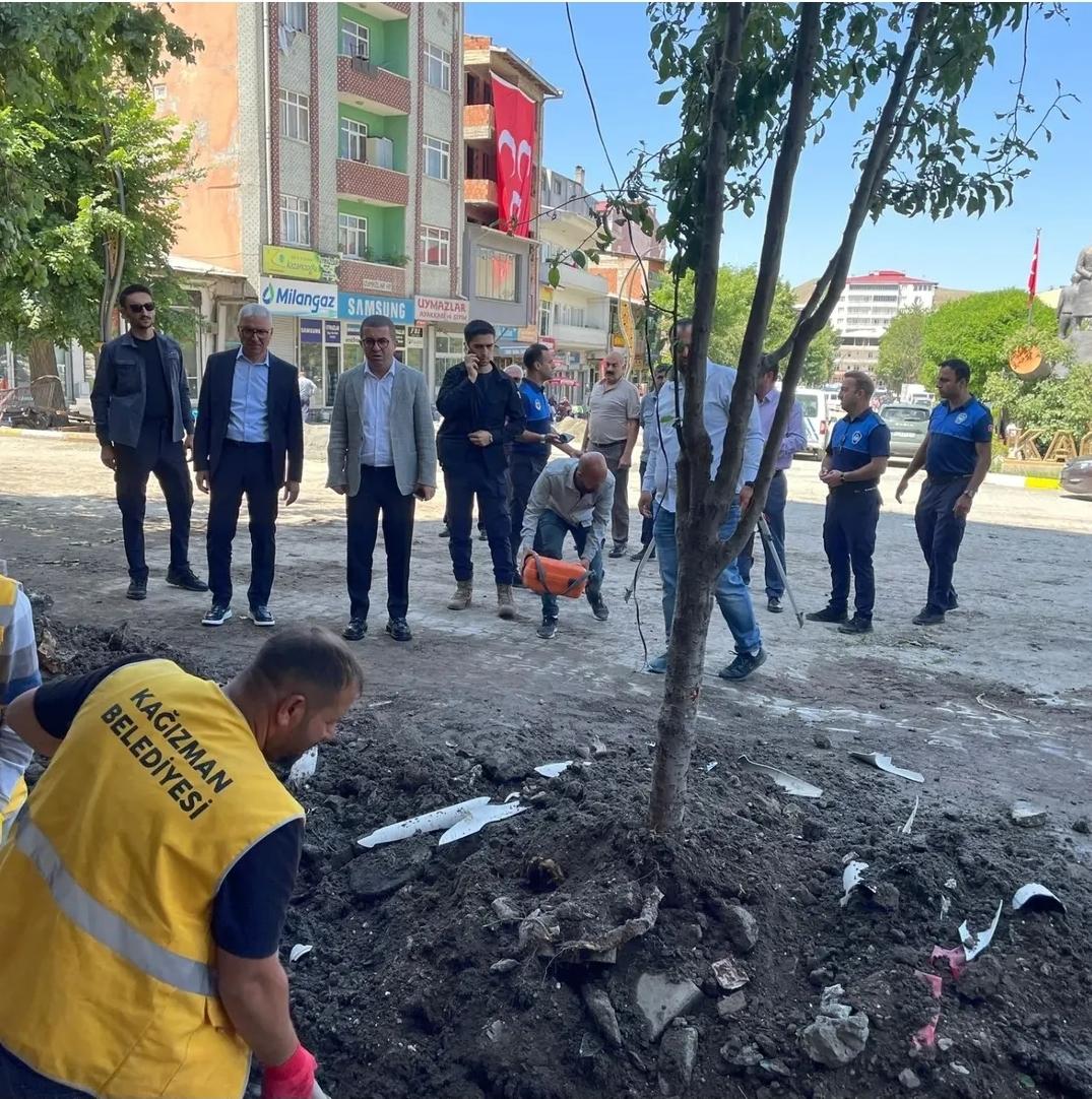 Kağızman’da kaldırımlar yenileniyor, Sulama kanalları modernize ediliyor