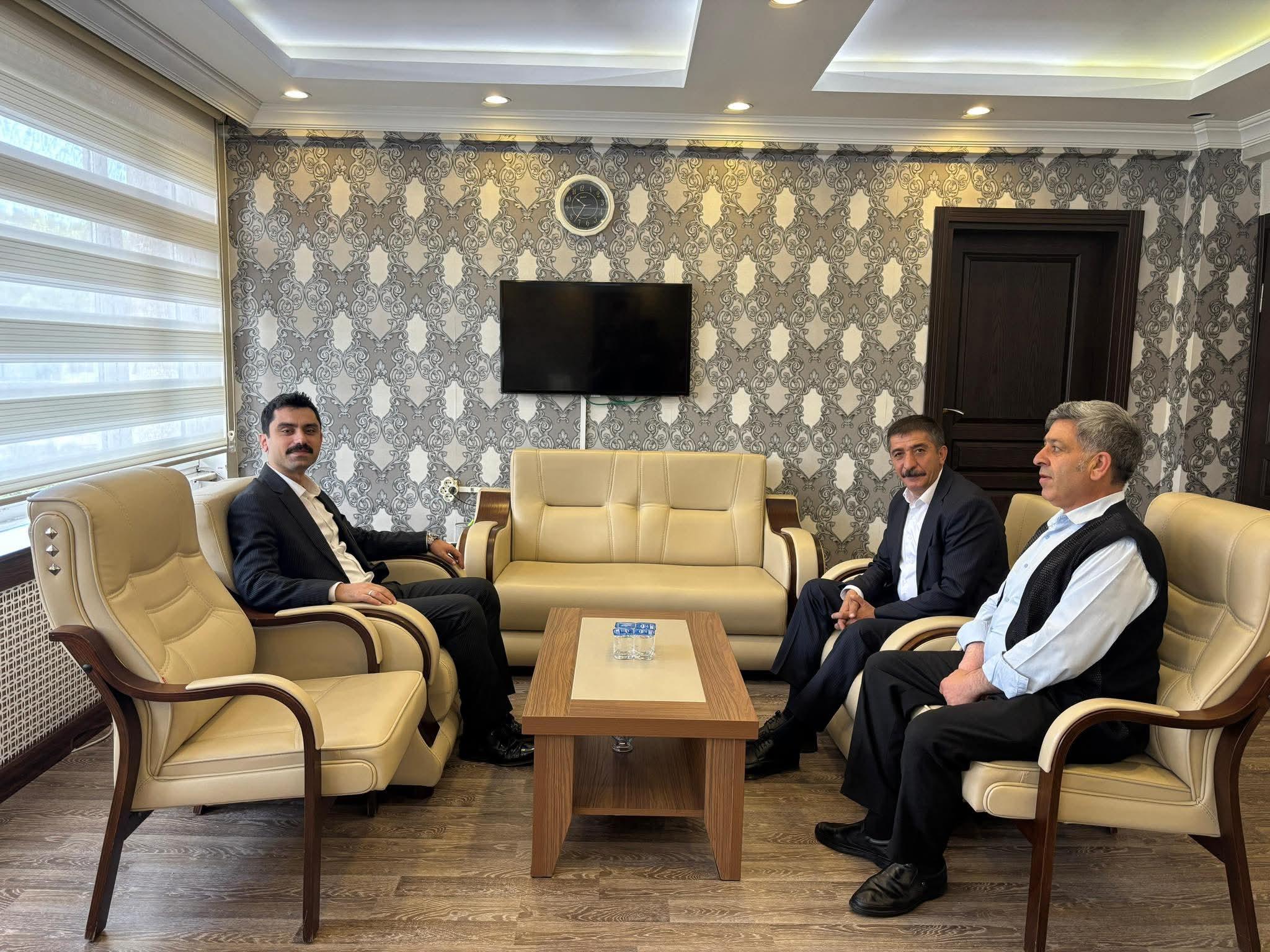 Susuz Belediye Başkanı Yantemur’dan Kaymakam Tutal’a hayırlı olsun ziyareti