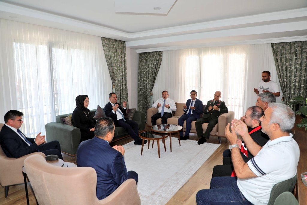 Kars Valisi Ziya Polat’tan 15 Temmuz Gazisi Fazıl Boztaş’a ziyaret