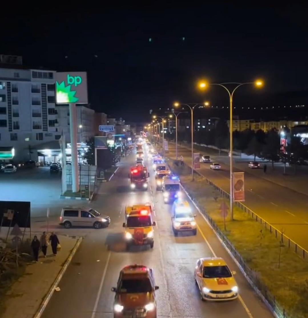 Kars’ta “Zaferin Adı Türkiye” temalı araç korteji düzenlendi