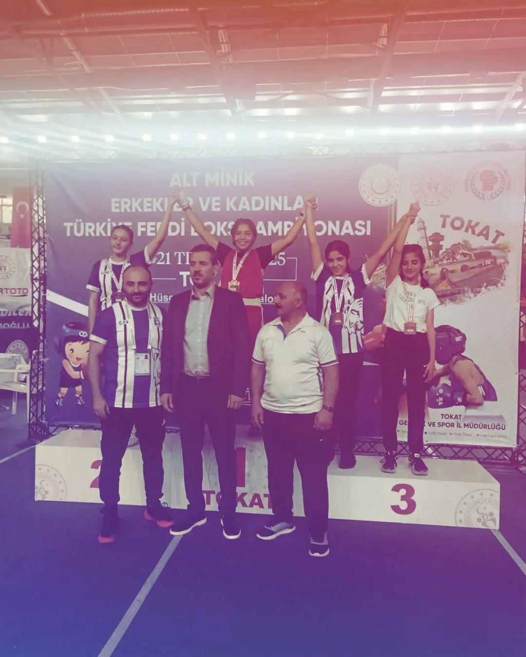 Alt minik boksörlerinden Türkiye Şampiyonasında gurur veren başarı!