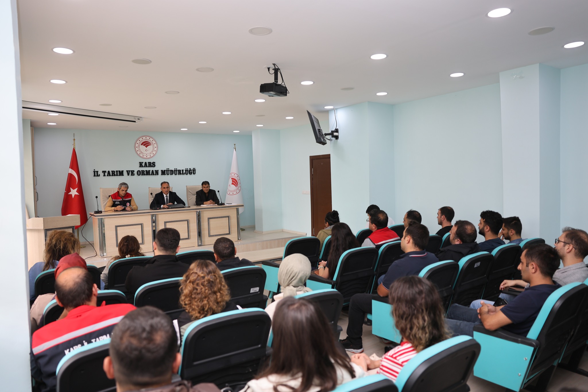 Kars'ta Hayvan Hastalıklarıyla Mücadele Bilgilendirme toplantısı yapıldı