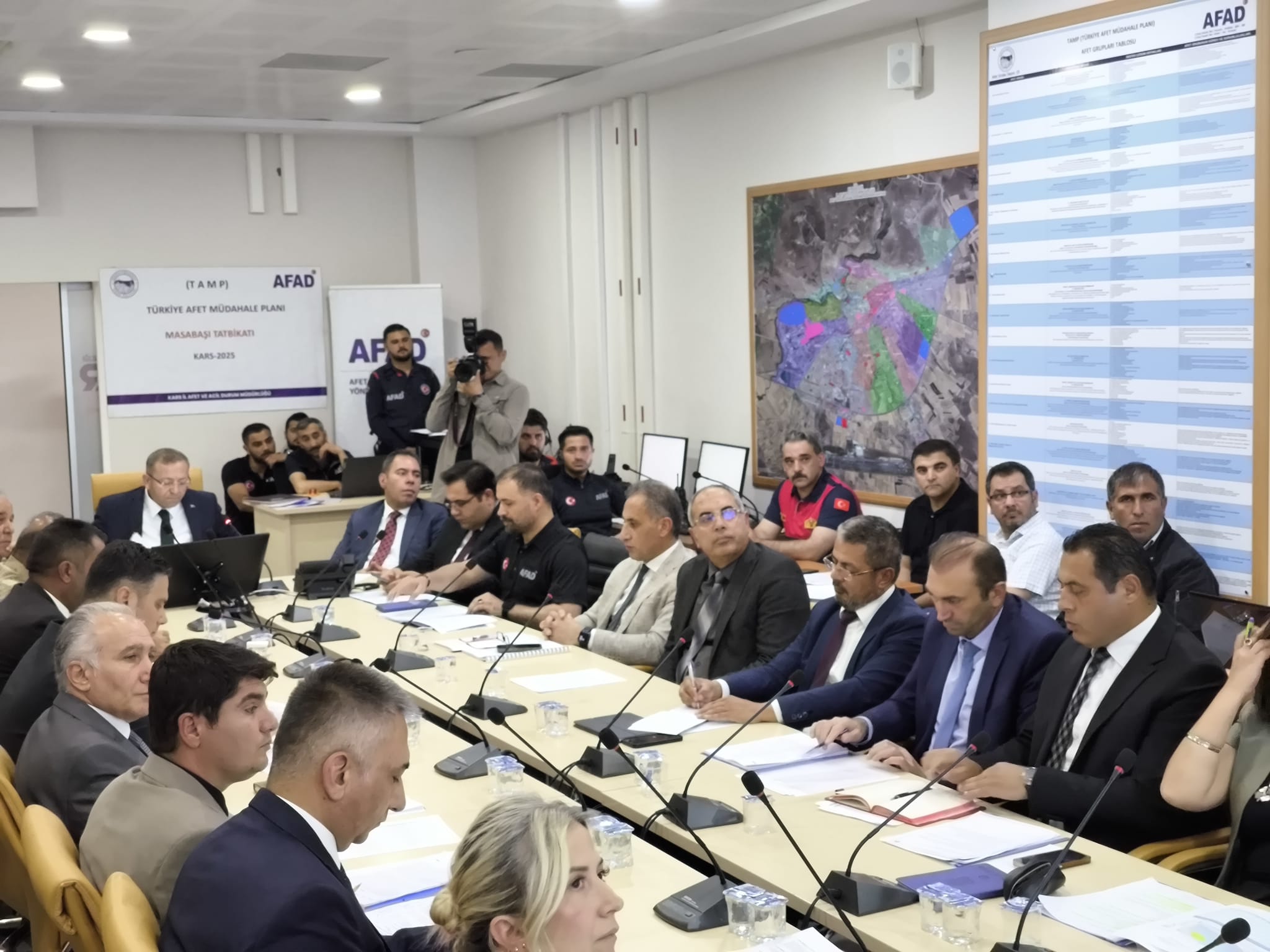 Kars'ta olası depremlere karşı hazırlıklı olunması amacıyla AFAD masa başı ve saha tatbikatı gerçekleştirildi