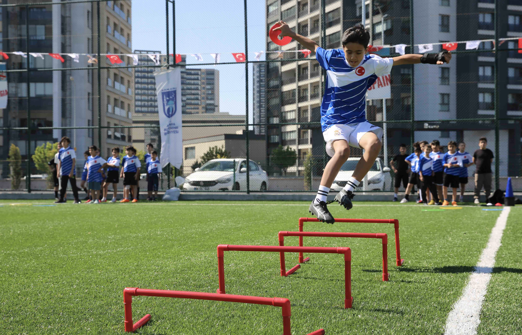 ABB'den çocuklara futbol dolu yaz tatili: Ücretsiz futbol yaz kursları başladı