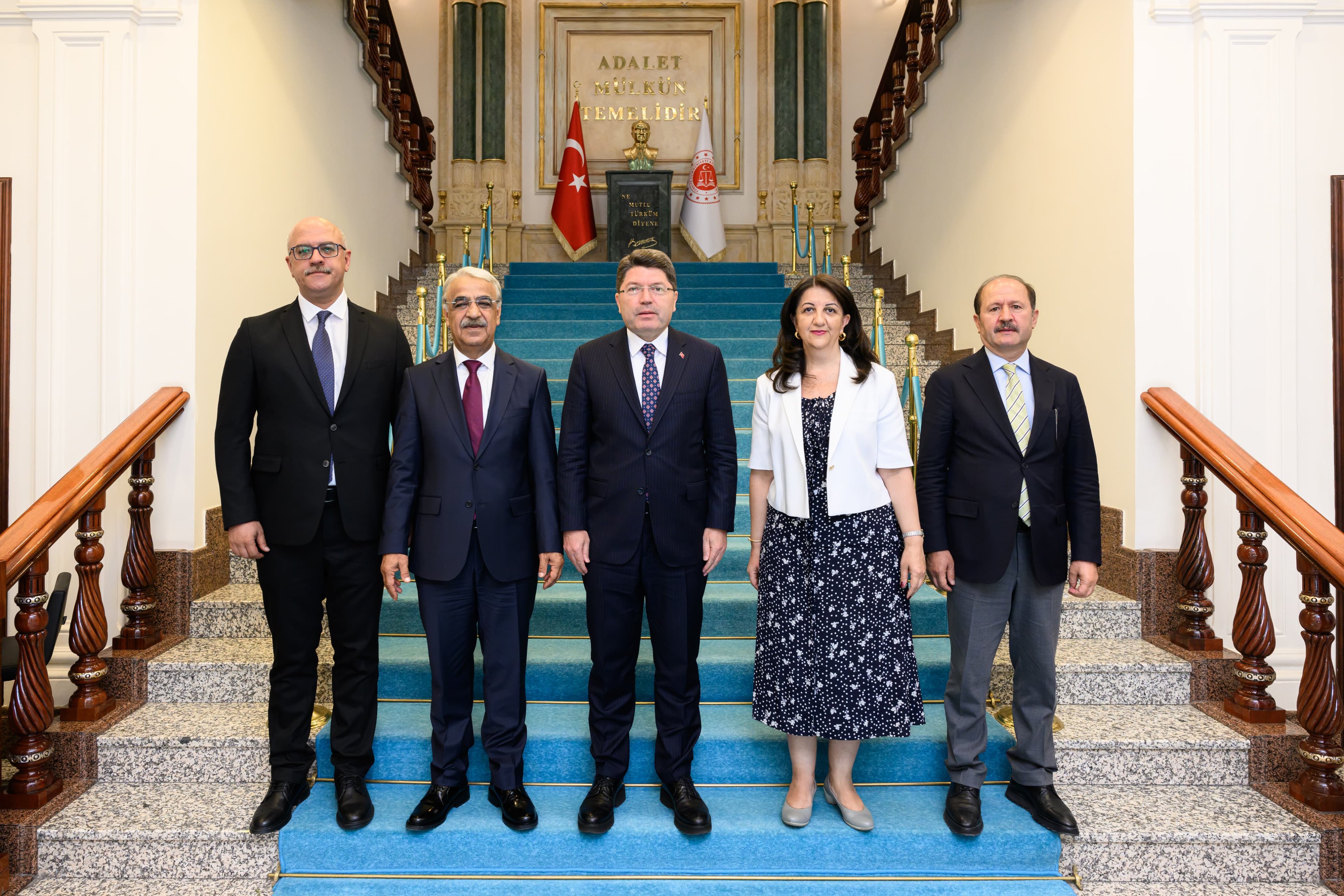 Adalet Bakanı Tunç, DEM parti heyetiyle görüştü