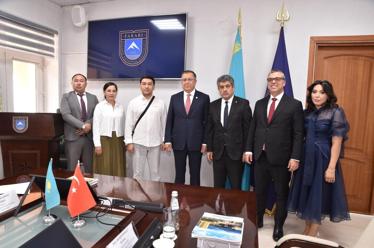 KazNU ve Türk Dünyası Gazeteciler Federasyonu uluslararası medya iş birliğine hazırlanıyor