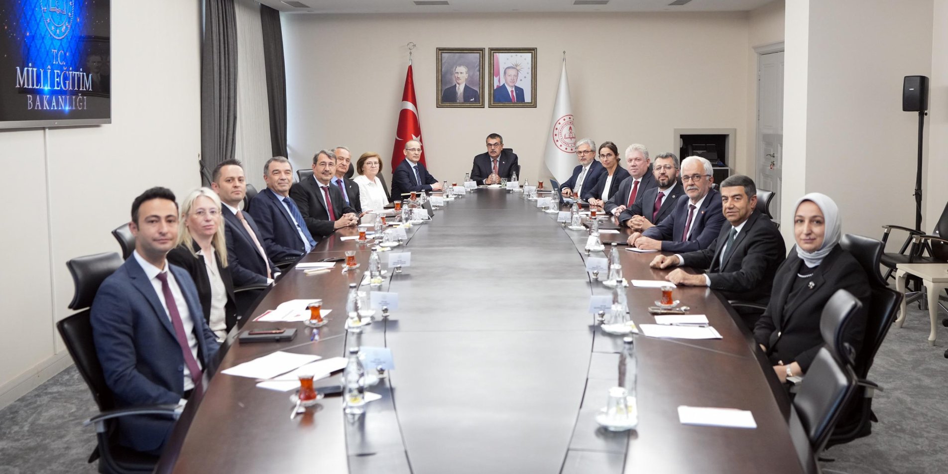 Bakan Tekin, Eğitim ve Öğretim Politikaları Kurulu üyeleriyle bir araya geldi