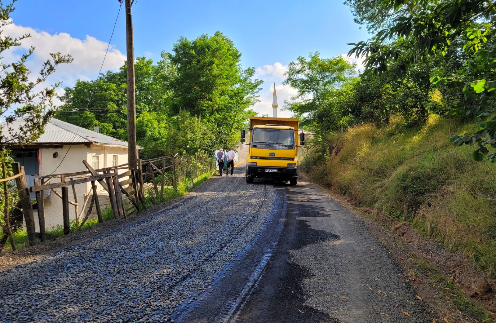 Akkuş’tan Samsun’a bağlantı sağlayan yolda asfalt çalışması başlatıldı