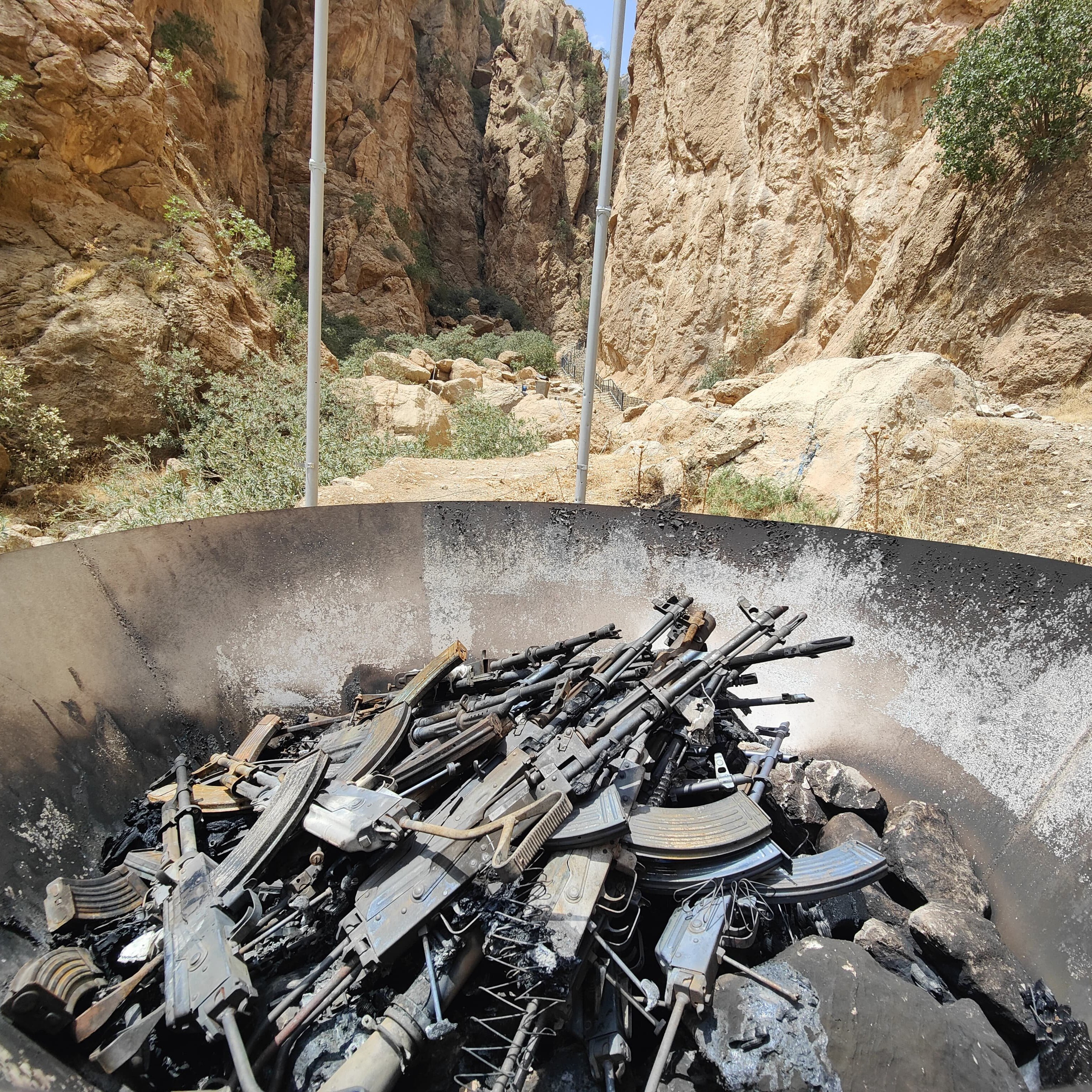 Terörsüz Türkiye sürecinde kritik adım: Terör örgütü PKK silah bıraktı