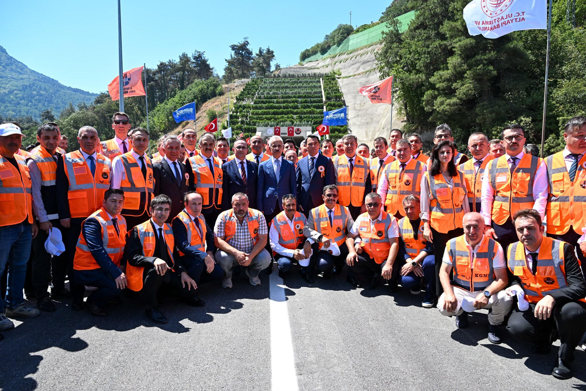 Ulaştırma Bakanı Uraloğlu: Doğancı Tüneli ile 15 dakikalık yol 3 dakikaya indi