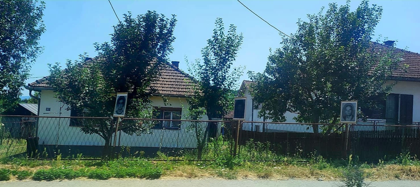 Srebrenitsa’da anma törenlerine provokatif girişim