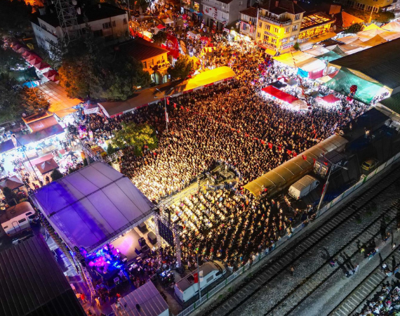 Uluslararası Eşme Festivalinde dolu dolu bir gün yaşandı