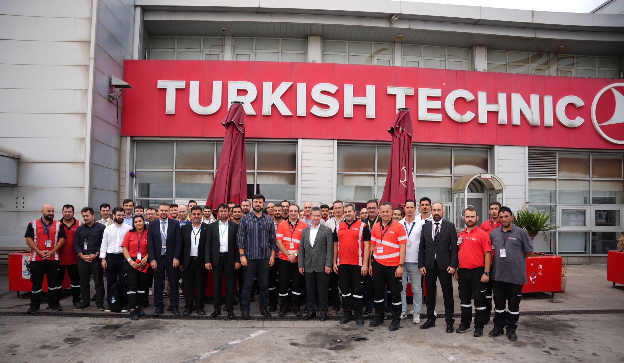 AJet Genel Müdürü Kerem Sarp'tan ekiplere motivasyon ziyareti