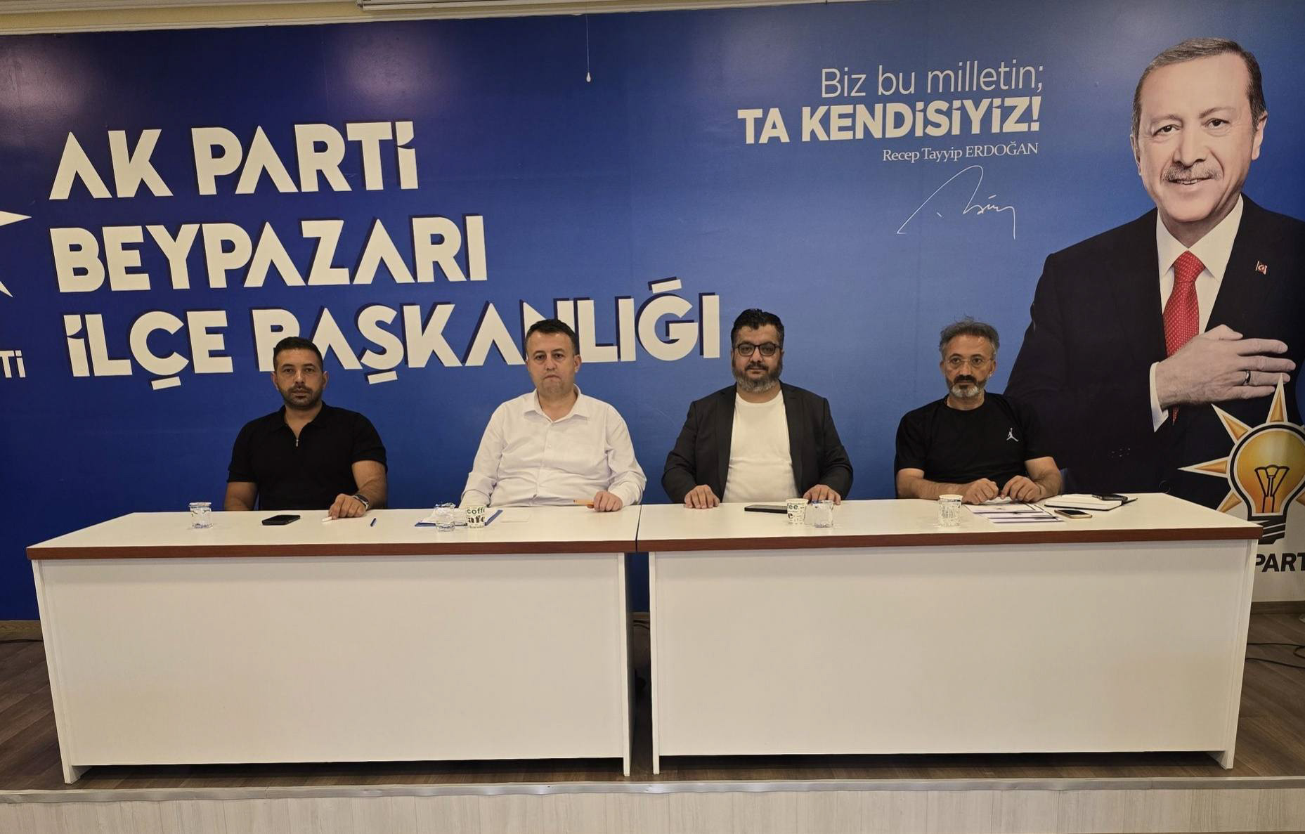 AK Parti Beypazarı İlçe Teşkilatı haftalık yönetim kurulu toplantısını gerçekleştirdi