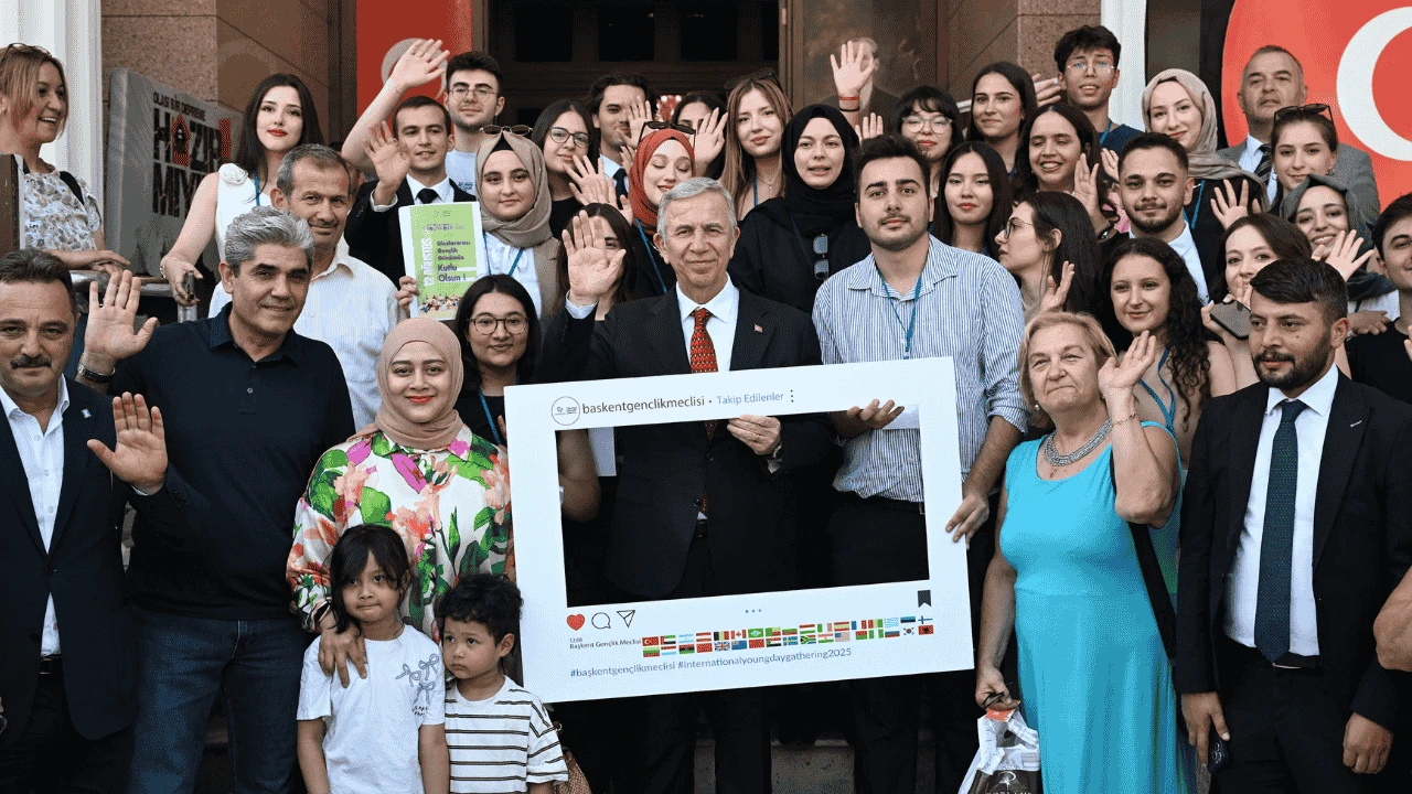 Dünya gençleri Ankara Kent Konseyi'nde buluştu