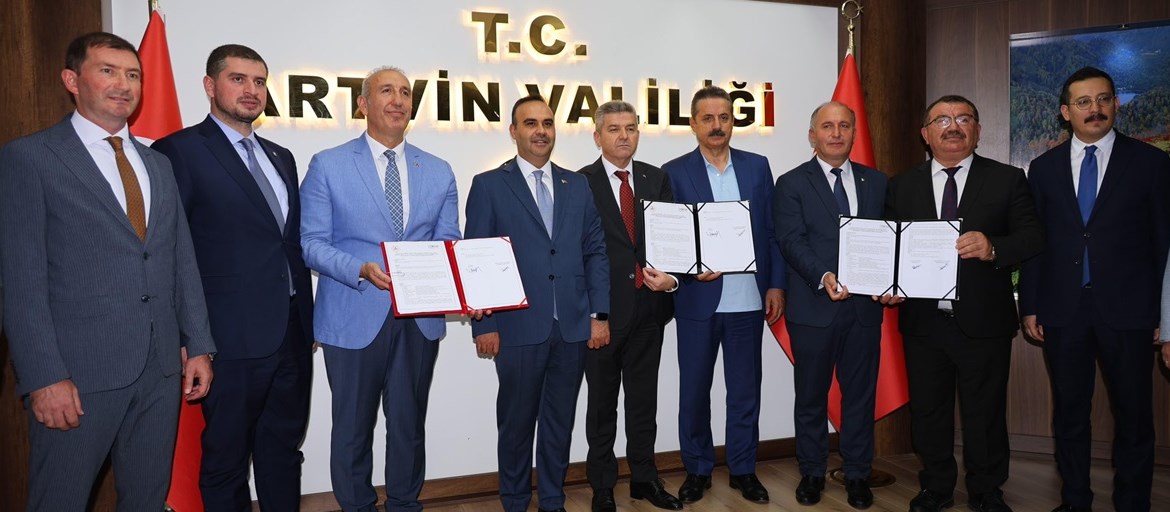 Sanayi ve Teknoloji Bakanı Artvin ilinde desteklenecek projelerin protokol imza törenine katıldı