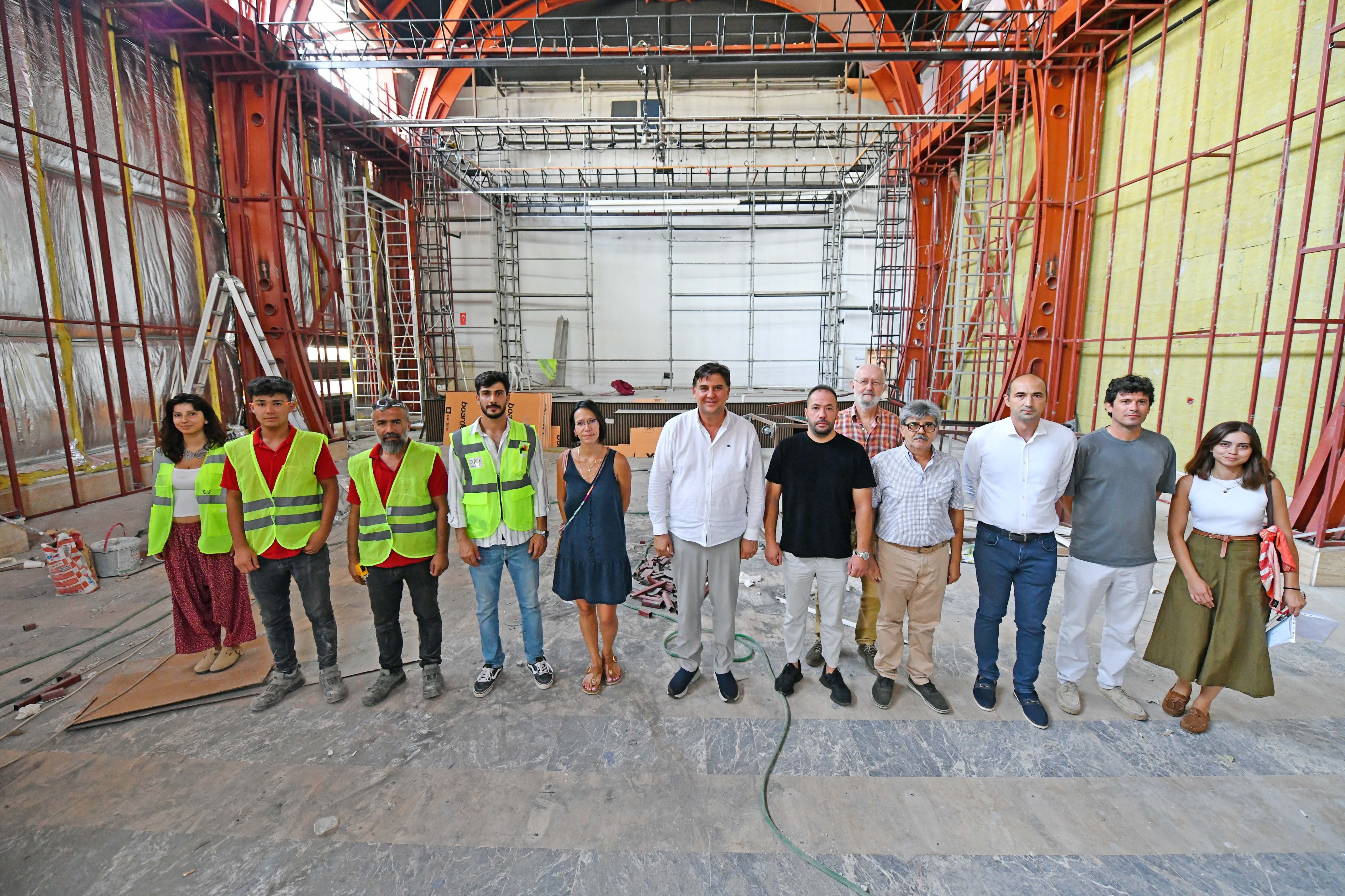 Başkan Karaca Kültür merkezinde çalışmaları inceledi