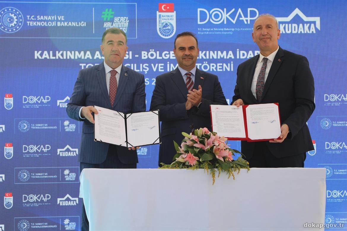 Bakan Kacır, Bayburt'ta proje açılış ve imza törenine katıldı
