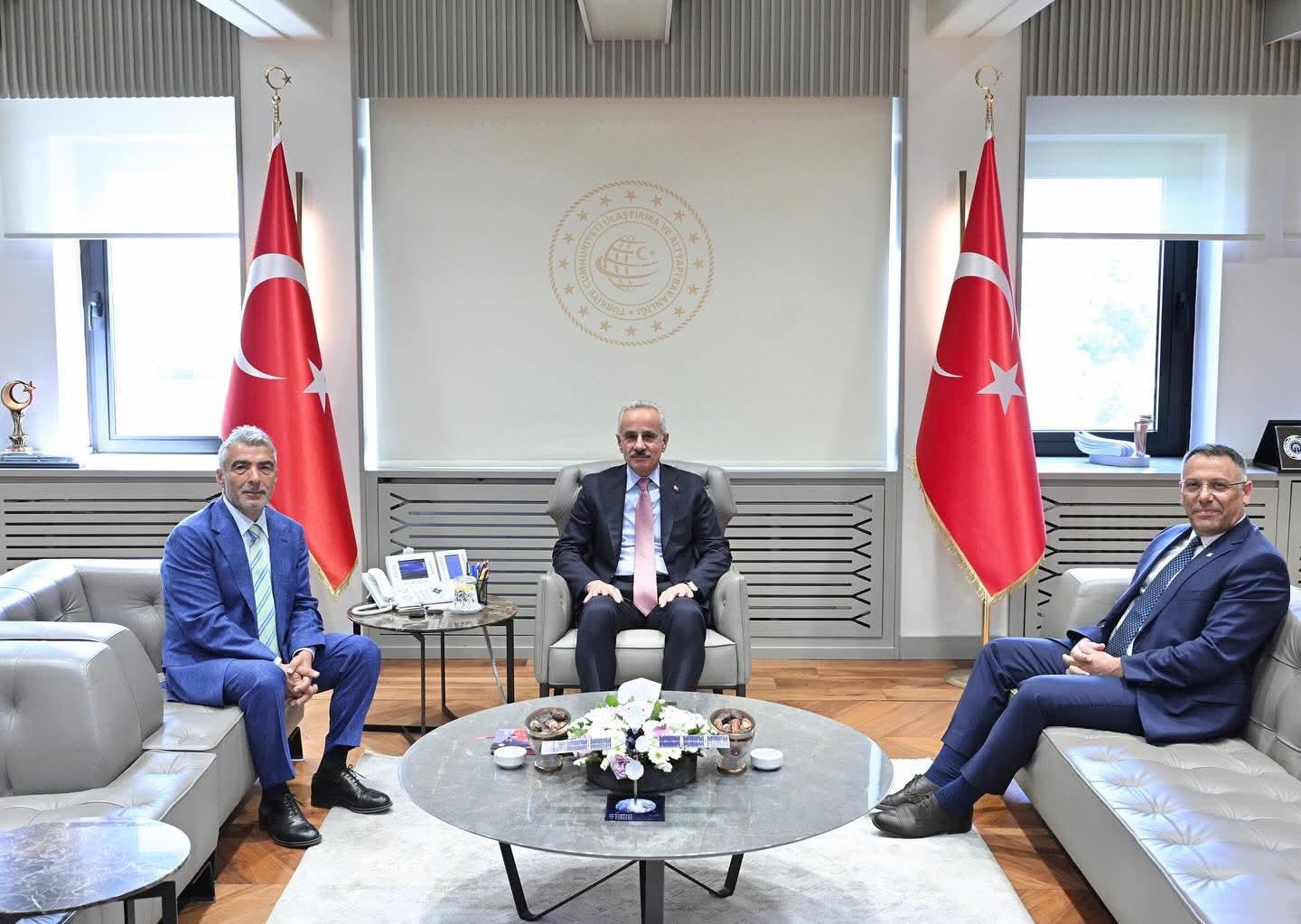 Ulaştırma ve Altyapı Bakanı Abdulkadir Uraloğlu’na Iğdır heyetinden ziyaret