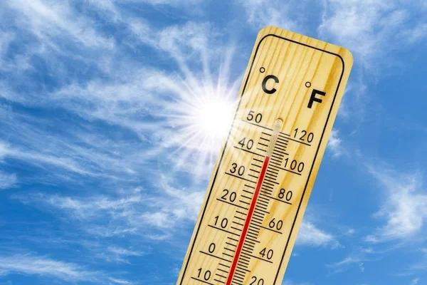 Kars'ta aşırı sıcaklardan bunalan vatandaşlar serinlik arayışına yöneldi