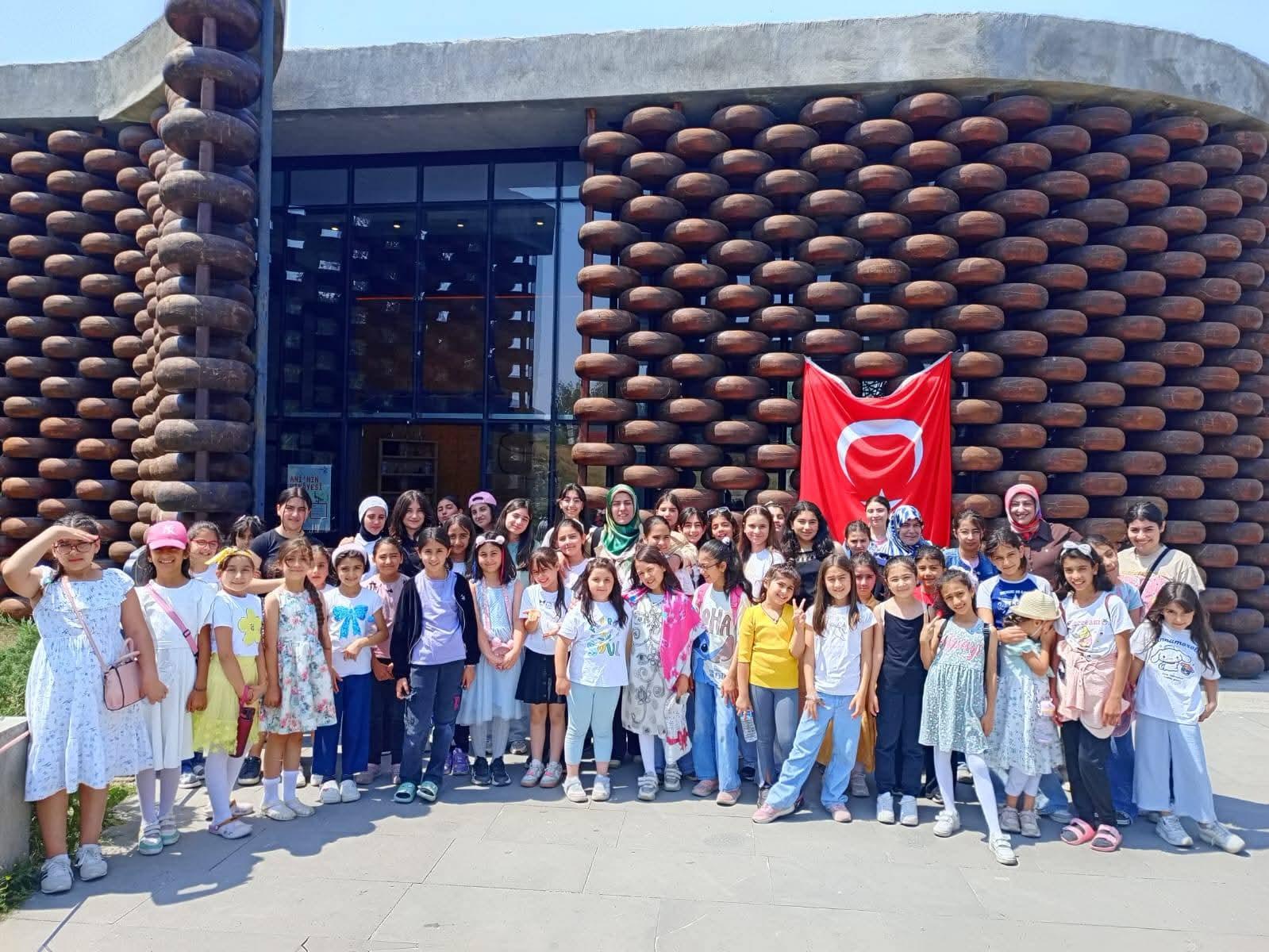 Yaz Kur’an Kursu öğrencileri, Kars merkezindeki müzeleri ziyaret etti