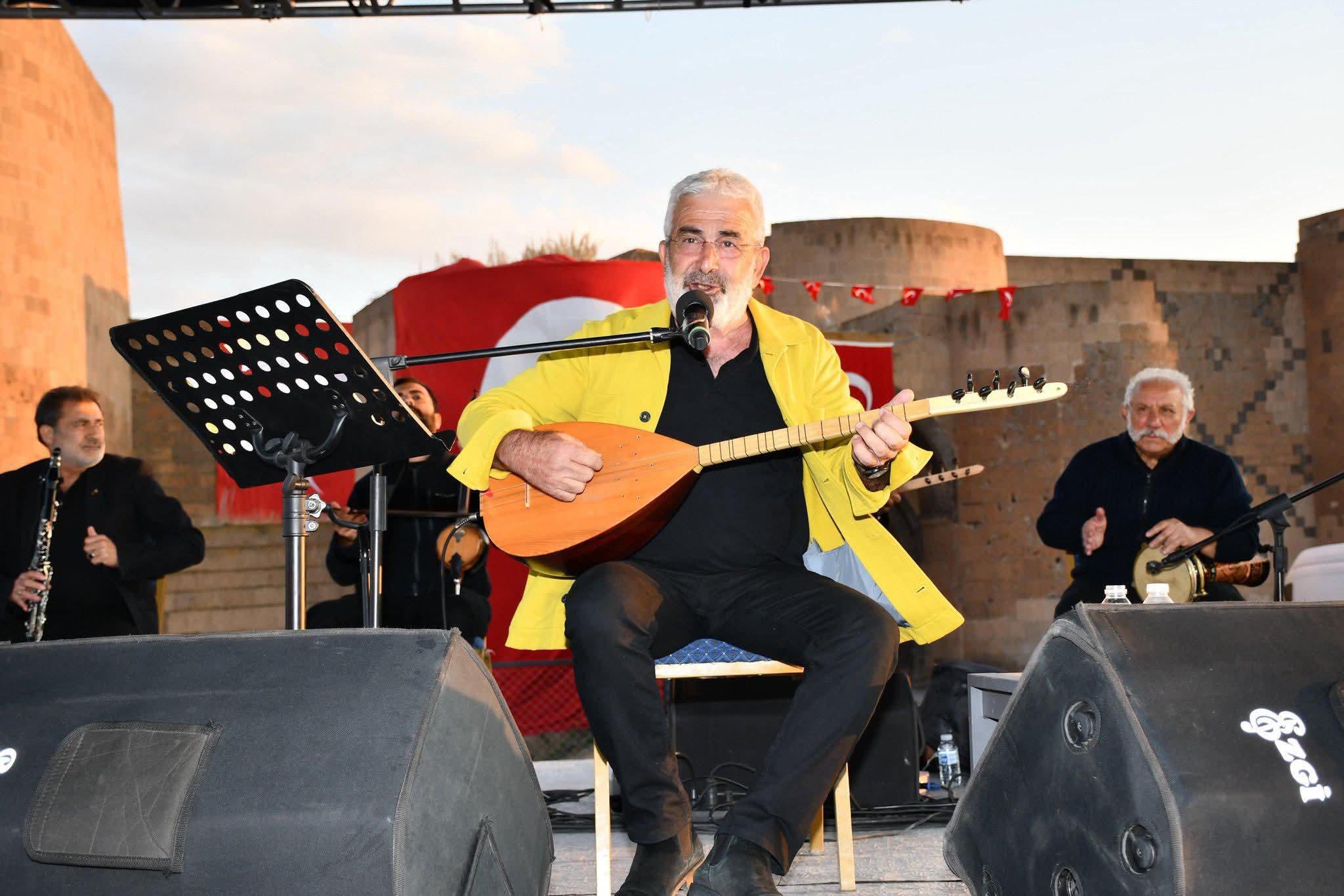 Ani'nin Fethi'nin 961. yıl dönümünde Esat Kabaklı'dan unutulmaz fetih konseri