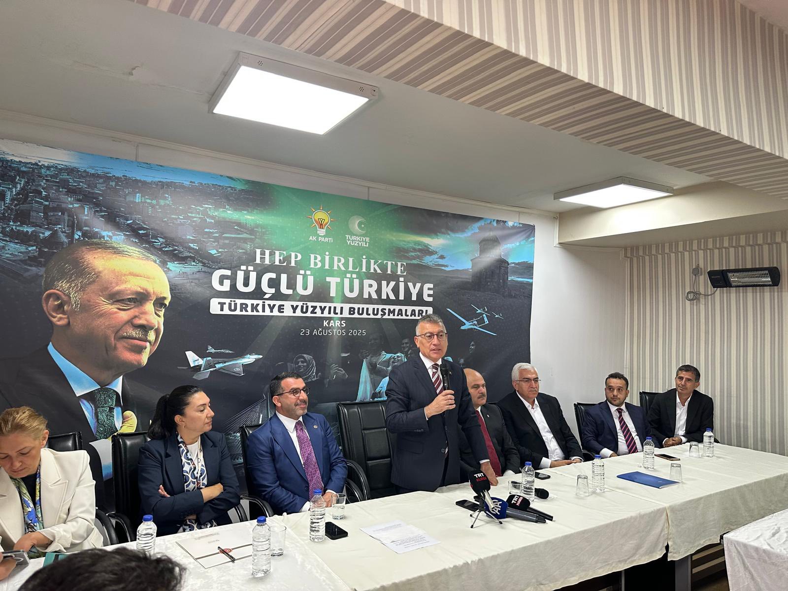 AK Parti Grup Başkanı Abdullah Güler, CHP Genel Başkanı Özgür Özel'i siyasi kalpazanlıkla suçladı