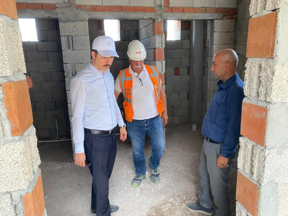 Kaymakam Kahraman, Başköy Camii inşaatını yerinde inceledi