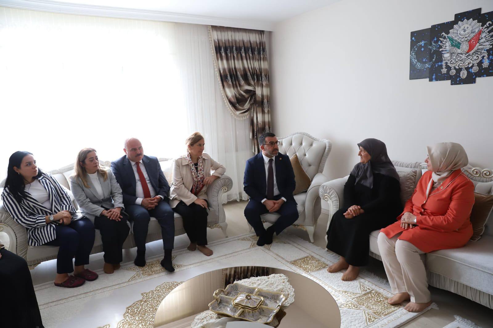 Cumhurbaşkanı Recep Tayyip Erdoğan'ın göndermiş olduğu mektubu Şehit Annesine teslim edildi