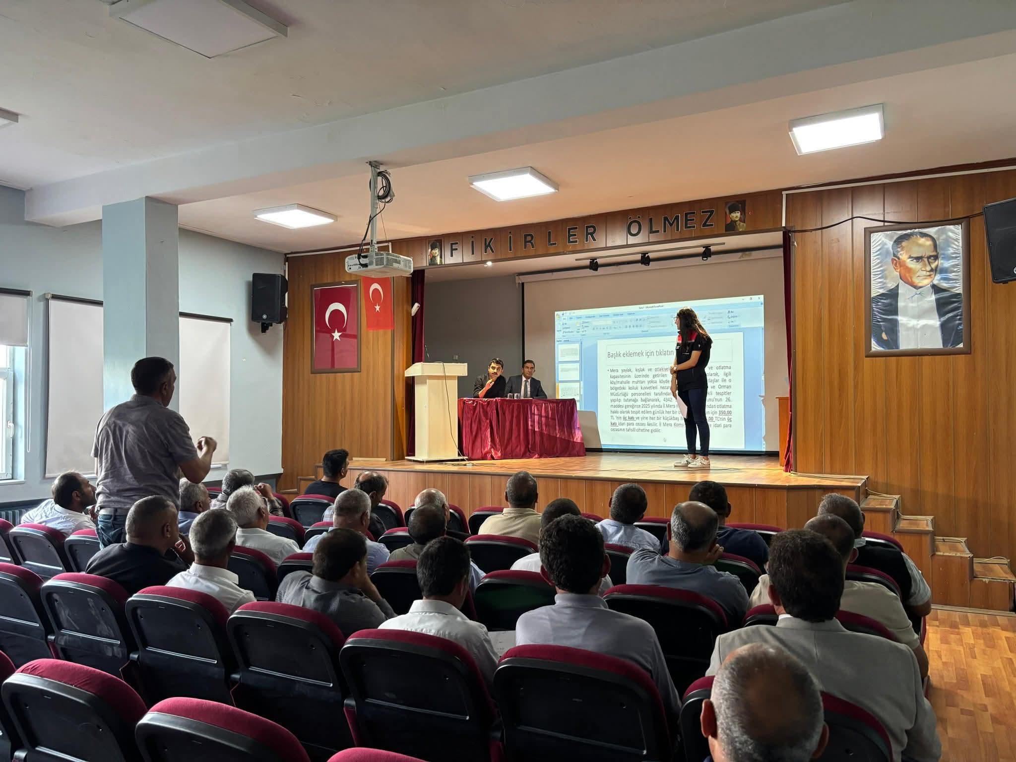 Susuz Kaymakamlığı'ndan muhtarlara bilgilendirme toplantısı düzenlendi