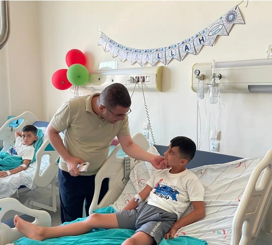 Kaymakam Okan Daştan’dan sünnet olan çocuklara anlamlı ziyaret