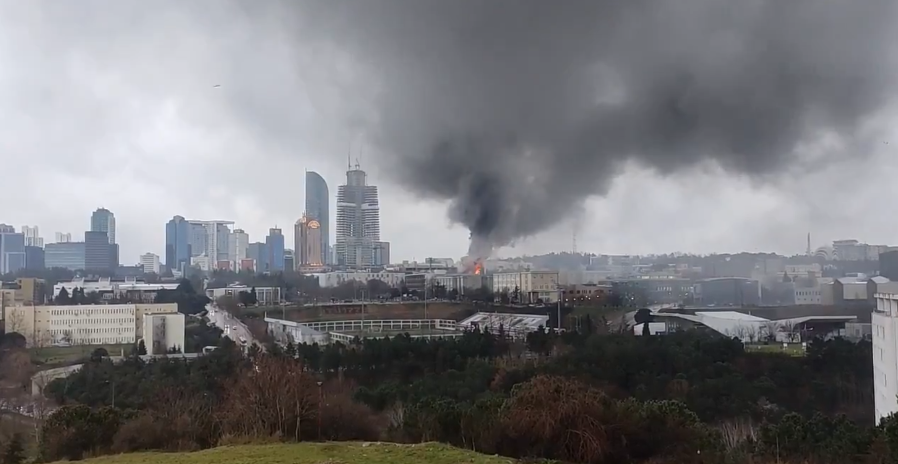 İTÜ Ayazağa kampüsünde otluk alanda yangın