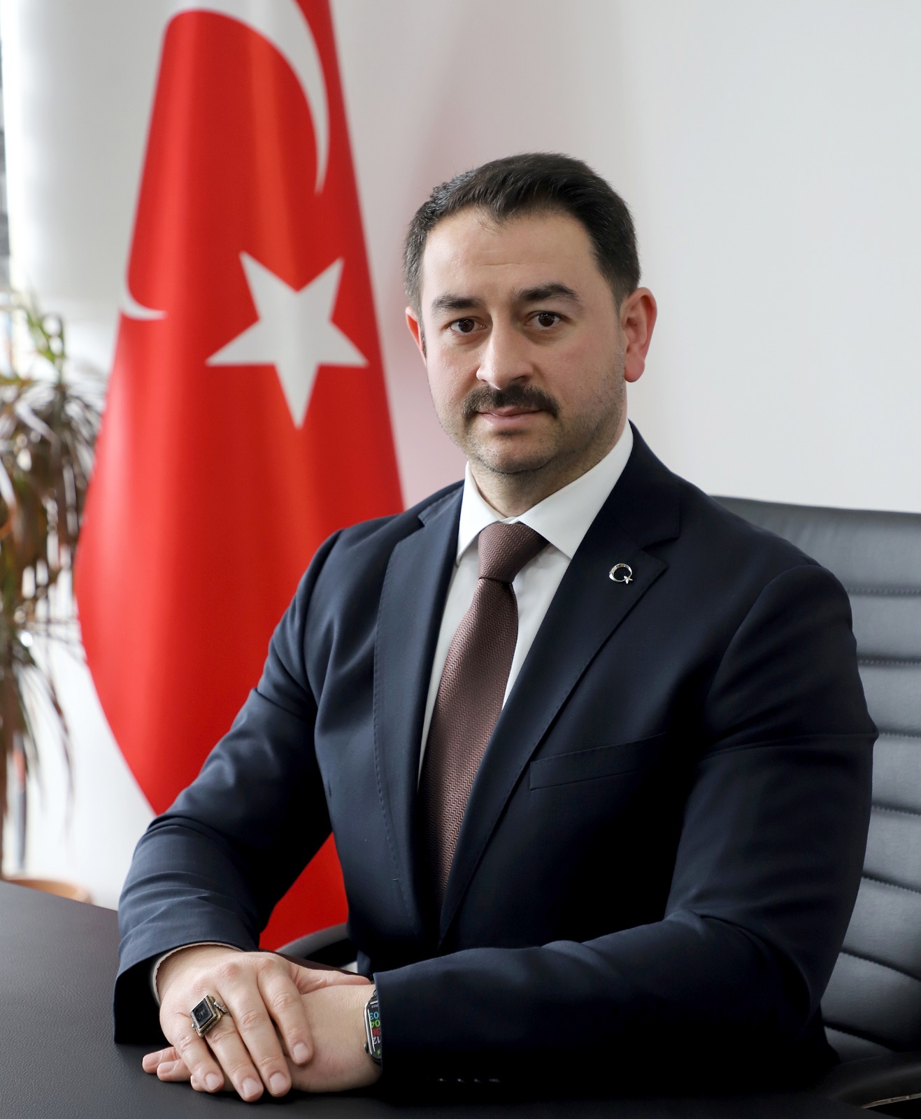 Sivas, elektrik ve elektronik profesörüne veda ediyor