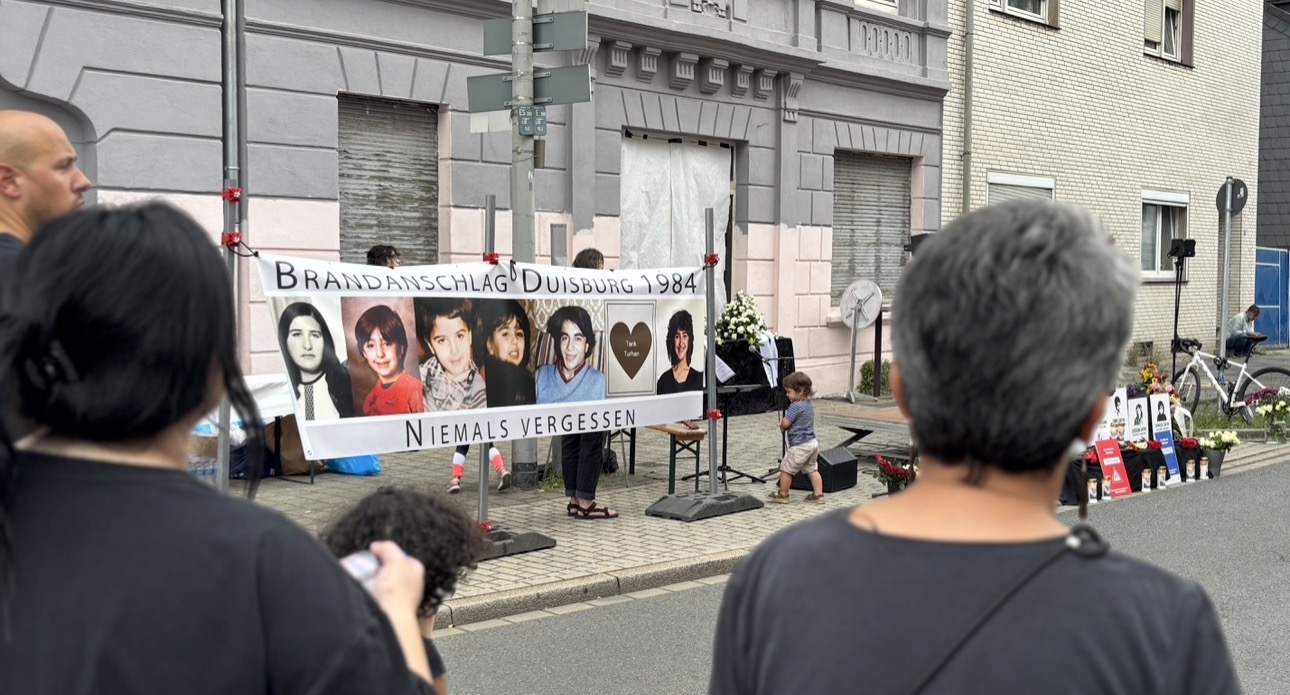 Duisburg Wanheimerort’ta 26 Ağustos 1984 yangınında hayatını kaybeden 7 kişi anıldı