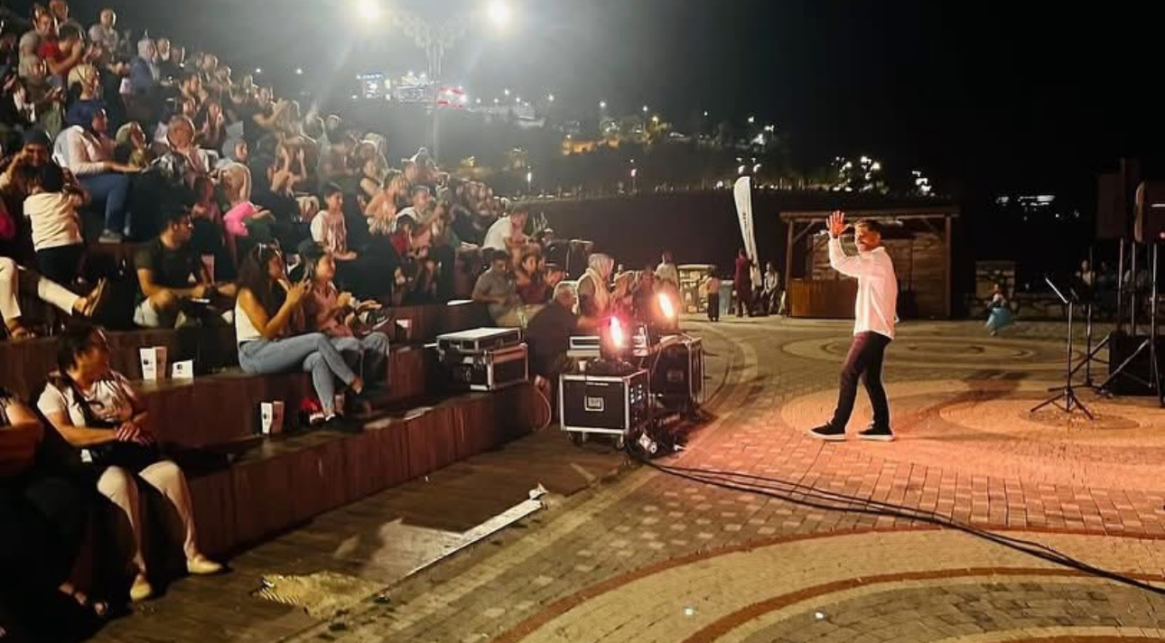 Kirazlıdere’de cuma akşamları müzik ziyafeti yaşanıyor