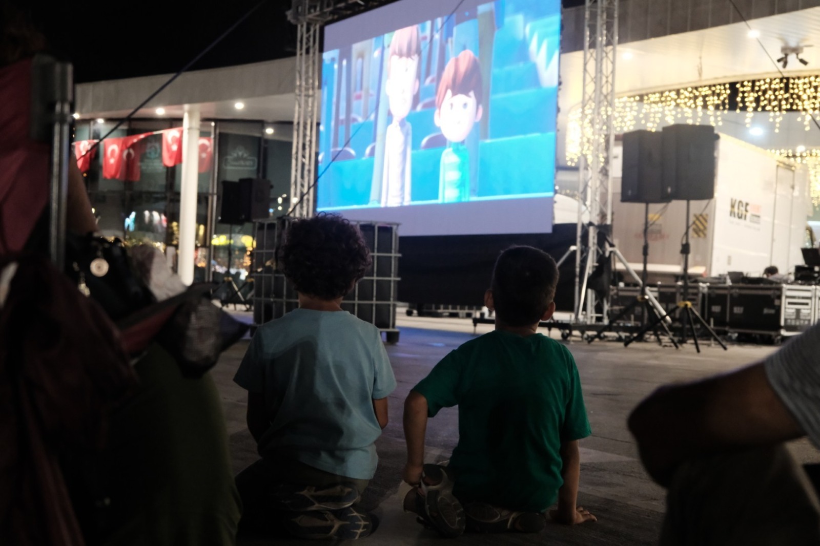 İzmit’te yıldızların altında ‘Rafadan Tayfa’ keyfi