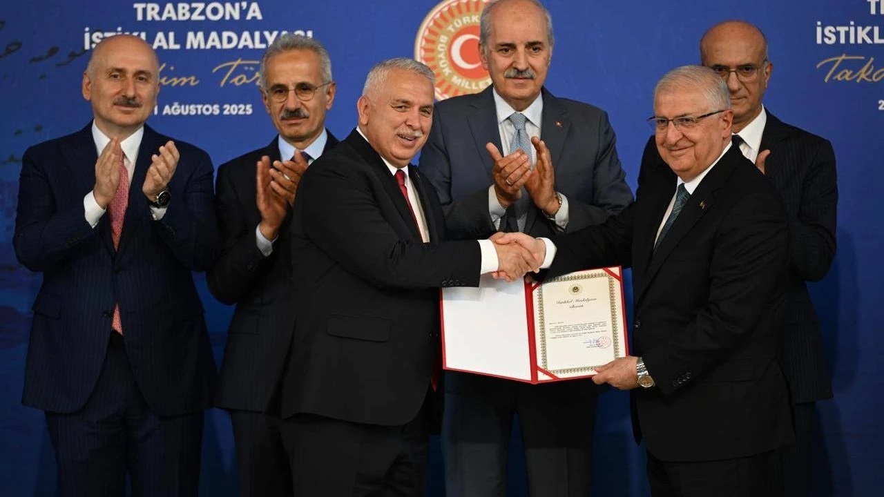 Trabzon’un İstiklal Madalyası 101 yıl sonra teslim edildi
