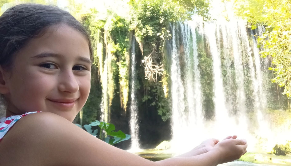 Antalya'nın serin sığınağı: Düden Şelalesi ziyaretçilerin gözdesi