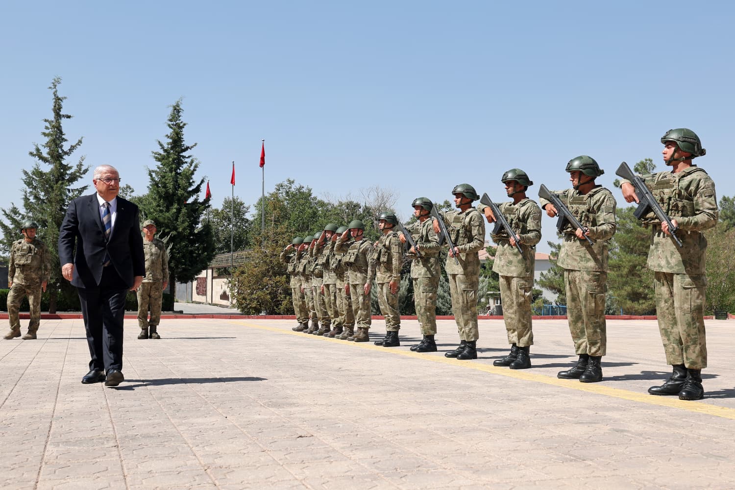 Milli Savunma Bakanı Güler'den Şırnak ziyareti